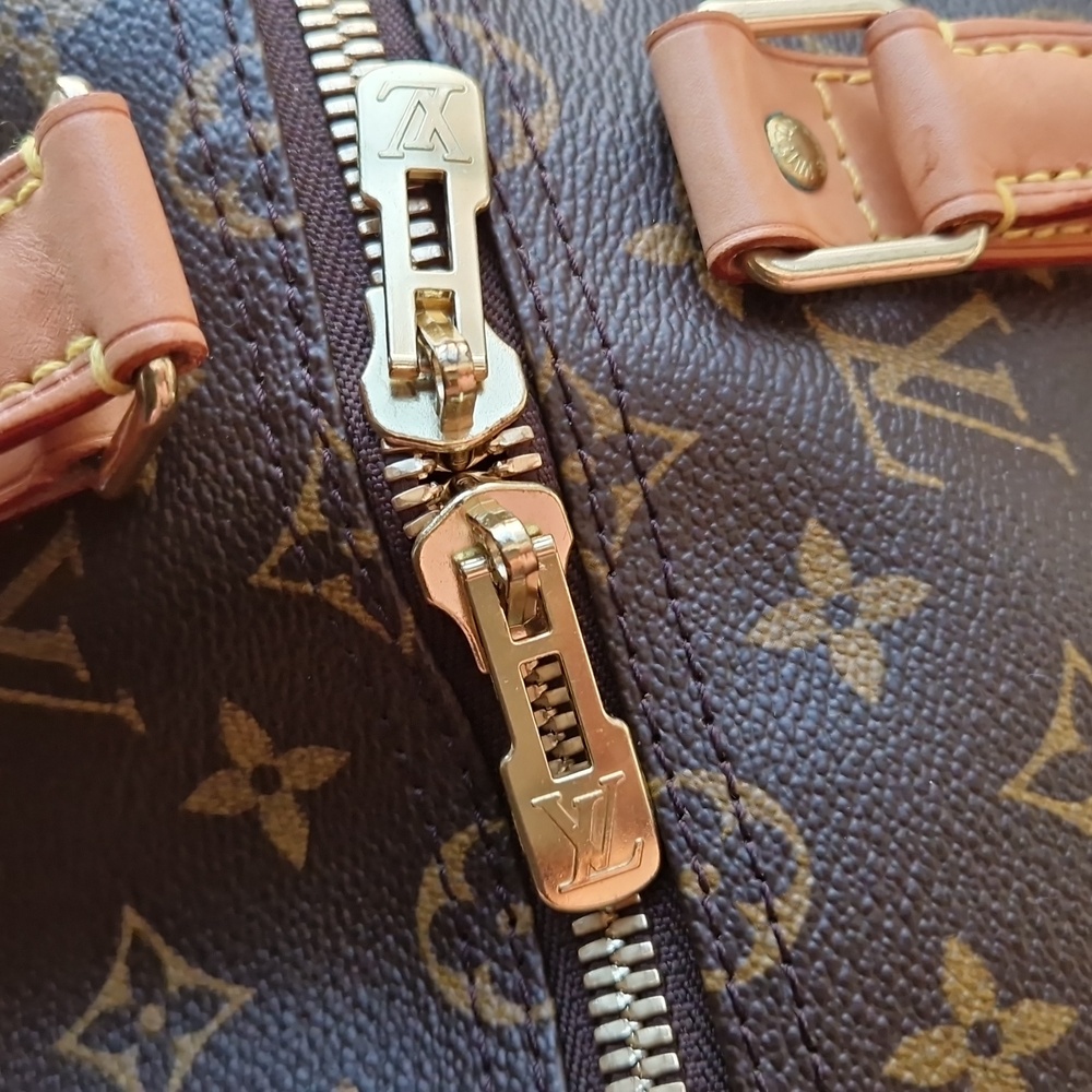 Louis Vuitton Keepall Bandouliere 50 With COMPLIMENTARY CELINE NEW UMBRELLA. - Picture 6 of 17